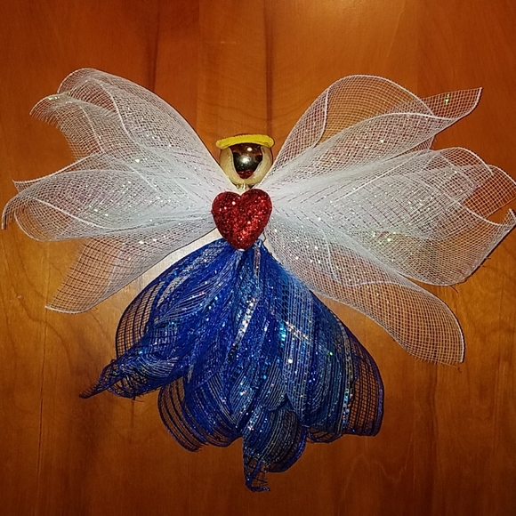 HANDMADE DECO MESH ANGEL wreath - Picture 2 of 3